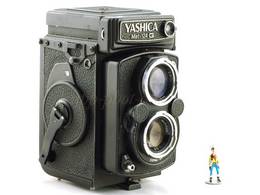YASHICA Mat 124 G