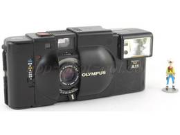 OLYMPUS XA