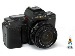 YASHICA 230-AF