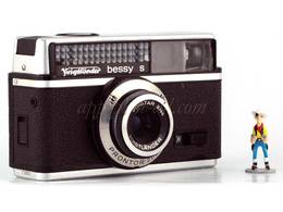 VOIGTLÄNDER Bessy S