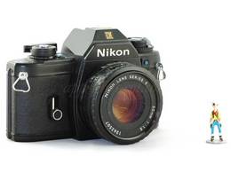 NIKON EM
