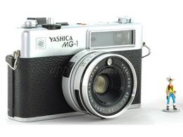 YASHICA MG-1