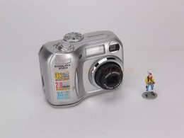 NIKON Coolpix 2100